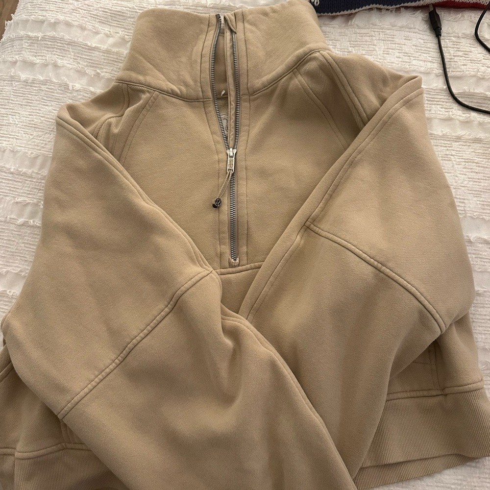 ALMOST BRAND NEW LULUELEMON SCUBA